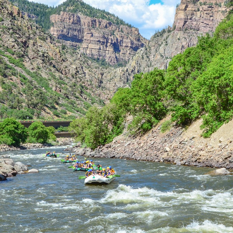 a small boat in a body of water