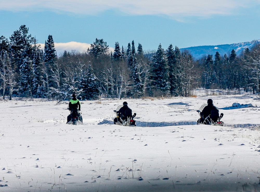 tips-for-deep-snow-snowmobiling