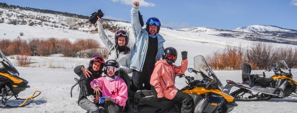Family-winter-activities-Vail